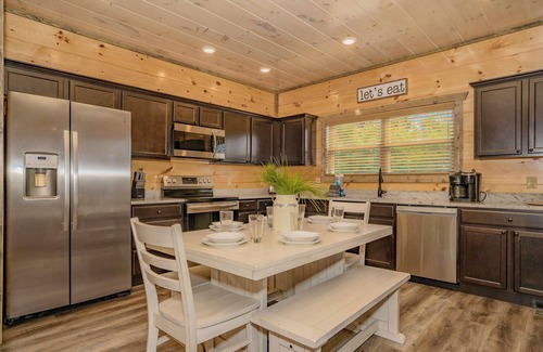 Sevierville Cabina | New mountain view cabin! Tucked away yet short drive to attractions