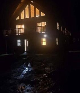 Alexandria Casa | New mountainside log cabin