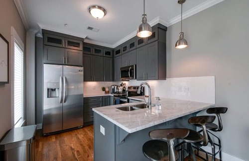 Nashville Apartamento | New Nashville Condo with 2 King beds, walk to bars