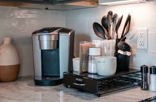 Nashville Apartamento | New Nashville Condo with 2 King beds, walk to bars
