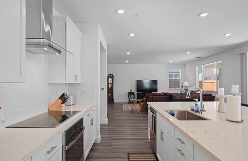 Sacramento Casa | New Natomas Retreat, Close to Airport & Downtown