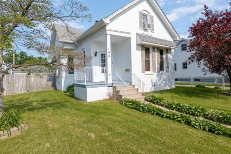 Michigan City Casa | New Near Beach Casino Dunes Zoo& Restaurants