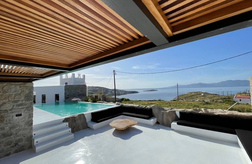 Mykonos Casa | New Nero Town Villa/3 Pools and Hot Tub/Perfect Location Mykonos town