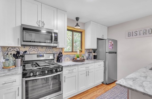 Pocono Lake Cabaña | NEW! Nirvana At Arrowhead (3-Bedroom Cottage) with Pool