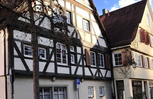 Tuebingen Apartamento | NUEVO: apartamento noble en el casco antiguo de Tubinga, sin barreras, aparcamiento gratuito