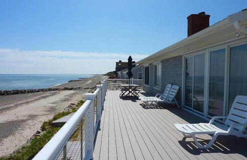 East Sandwich Cabaña | NEW: Oceanfront Cottage with your own beach-no walking needed!