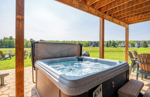 Waterfront Greens Casa | New! Oh Deer! Lodge: Lakefront, Pool, Two Hot Tubs!