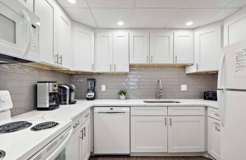 Midtown Ocean City Condominio | New on Vrbo: 20% Off Ocean City Beach Escape!