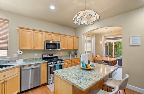 Old Farm District Casa | New on VRBO! Top-Rated Bend Getaway – Family Fun, Adventure & Comfort!