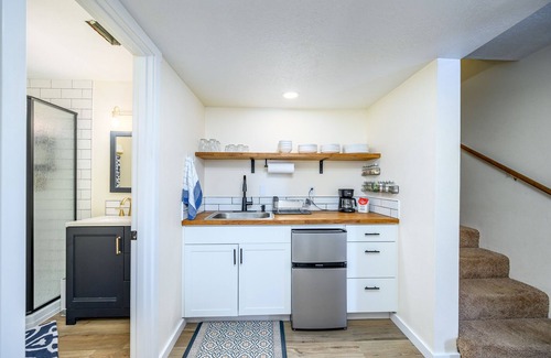 Dundee Cama Y Desayuno | New One Bedroom B&B Walking Distance to Downtown Dundee!