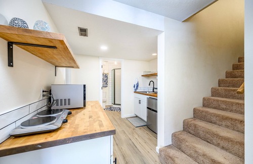 Dundee Cama Y Desayuno | New One Bedroom B&B Walking Distance to Downtown Dundee!