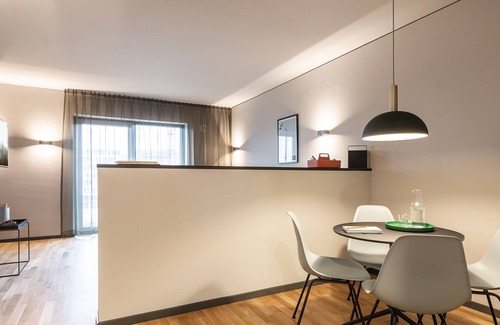 Frankfurt Airport Area Casa | NUEVA APERTURA / Aeropuerto de Frankfurt / Design-Serviced-Apartment / MEDIO 43 qm