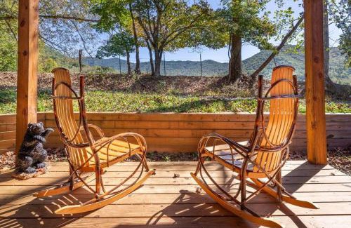 Robbinsville Casa | *New Owner Special* Cozy Cabin with mountain views