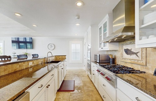 Key Allegro Casa | New Ownership - Canal-front home with pool, pool spa, kayaks, dock, & casita