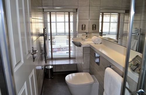 Carmarthen Casa | New Park Hotel