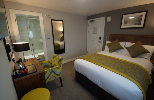 Carmarthen Casa | New Park Hotel