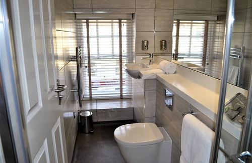 Carmarthen Casa | New Park Hotel