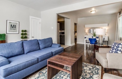 Detroit Casa | NEW! Peaceful 6BD Family Retreat | University District