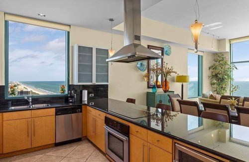 South Padre Island Condominio | NEW! Penthouse Jr * Unrivaled Luxury * Insane Views
