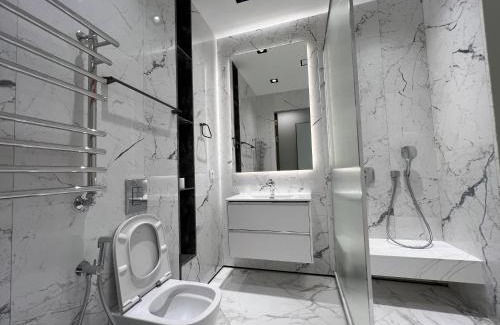 Almaty Apartamento | New Penthouse near Kok-Tobe with Mountain & City Views