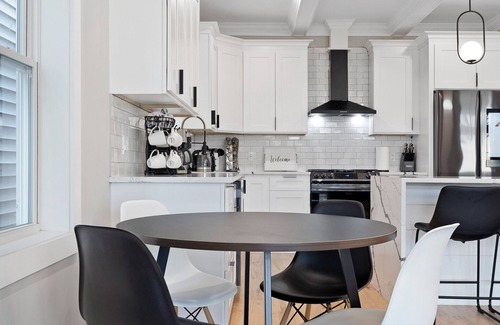 The Heights Apartamento | NEW! Penthouse with Roof Deck