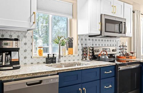 Roseville Apartamento | New! Pet-Friendly 1BR in the heart of Roseville!