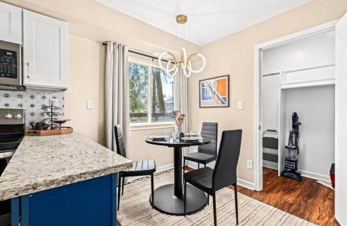 Roseville Apartamento | New! Pet-Friendly 1BR in the heart of Roseville!