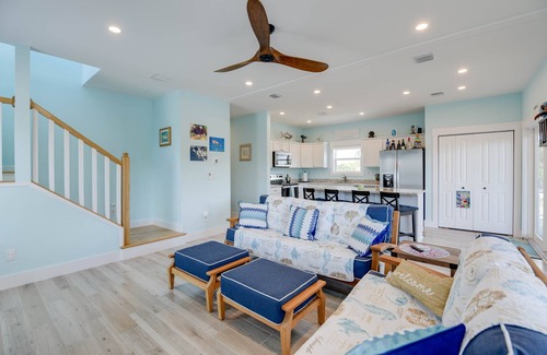 Breezeswept Beach Estates Casa | New Pool & built in Jacuzzi, Ocean views, 2 large decks, Quick Access to Water.