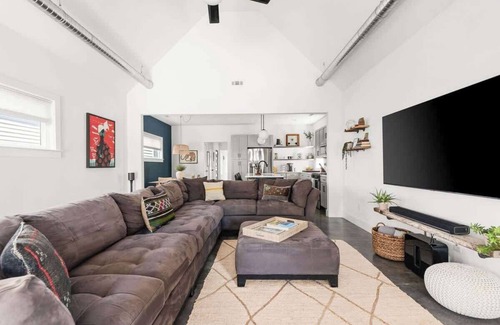 The Nations Casa | New Pool! Family-Friendly House close to Downtown!