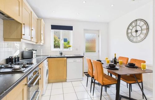 Cheltenham Casa | *NEW* Prestbury Place | Racecourse | Free Parking