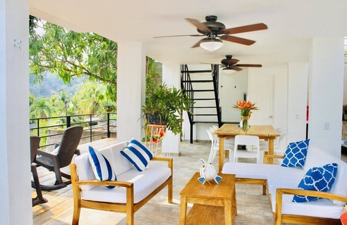 Tamanique Casa | New!!! Private beach house with pool, jacuzzi, ocean view deck