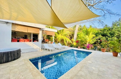 Tamanique Casa | New!!! Private beach house with pool, jacuzzi, ocean view deck