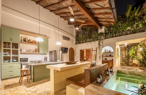 Cartagena Walled City Villa | Casa NUEVA en ciudad vieja, 3 camas queen/ 3 baños