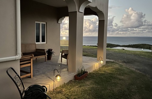 Estate Saint Peters Apartamento | NEW! Private King Studio with ocean views in Christiansted!