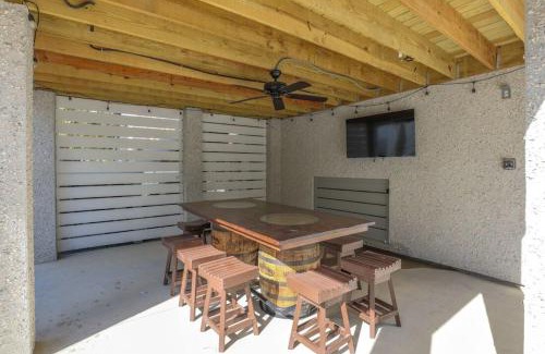 North Forest Beach Casa | New Private Luxury Home 7 BR 6 BA 2 HB pool-WATERFALL / spa 4 min walk to beach.
