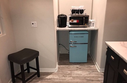 Palm Springs Apartamento | NEW!!!! Private Room private entrance, WELL EQUIPPED minutes to Palm Springs