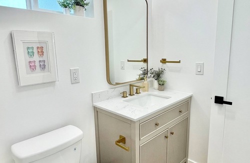South Redlands Apartamento | NEW Private Studio & Bath in Guesthouse - w/ Kitchenette, WiFi and AC