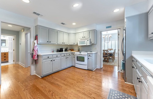King City Casa | New! Private Pool! Walk to Village & Ocean