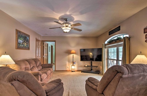 Hackensack Casa | NEW! Quaint Farmhouse w/ Deck, Fire Pit & Grill!