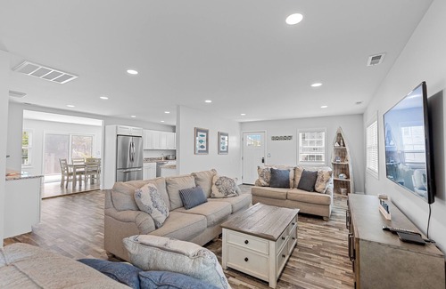 West Ocean City Casa | New Quay Retreat, bring your Boat and fall in love with this West OC Beauty!