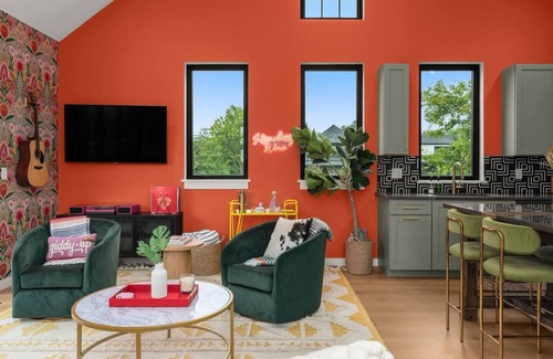 Hillsboro Village Casa | Livin' Luxe on Music Row | Rooftop Hot Tub + Walk to Cafes