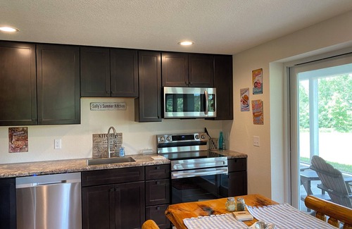 Mikana Apartamento | New! Quiet, Country apartment. Birchwood, Hayward, Rice Lake & the Blue Hills!