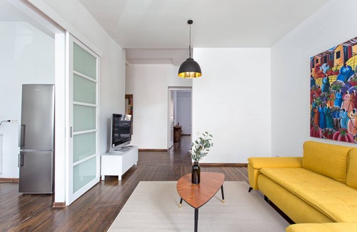 Old Town Apartamento | Nuevo apartamento tranquilo y acogedor en el casco antiguo de aparcamiento gratuito Pamenkalnio
