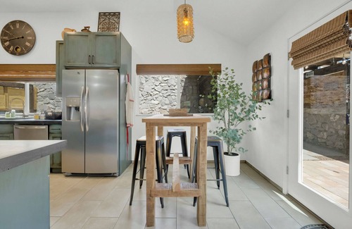 Mesilla Park Casa | New Refurb, fully stocked kitchen, private fenced yard and tile throughout.