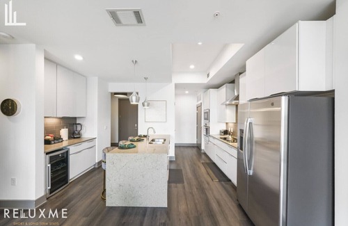 Second Ward Apartamento | NEW Reluxme | High-Rise Escape 2BD w/ King Top Amenities🏙️