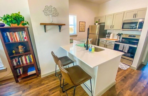 Lower Greenville Casa | NEW Remodeled Apt Lower Greenville | Free Coffee