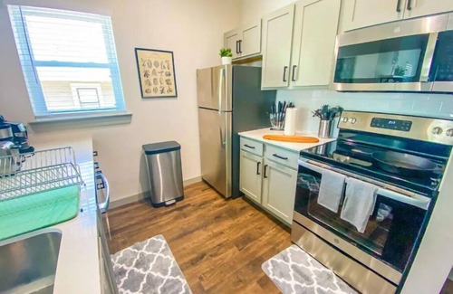 Lower Greenville Casa | NEW Remodeled Apt Lower Greenville | Free Coffee