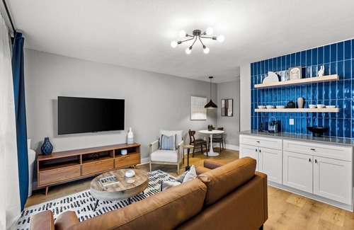 Houston Heights Casa | NEW Remodeled Heights Luxury/High End/King Bed/Walk to Trail/Nespresso