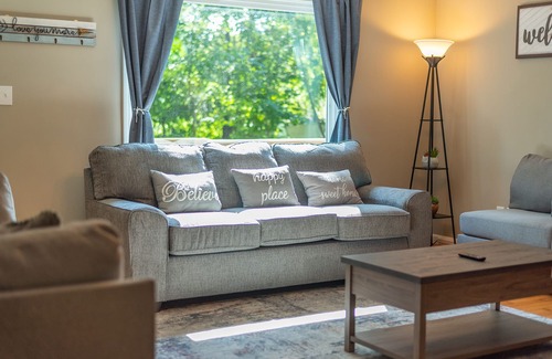 Woodfin Casa | New remodeled home set in the woods 15 mins from downtown Asheville