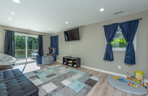 Woodfin Casa | New remodeled home set in the woods 15 mins from downtown Asheville